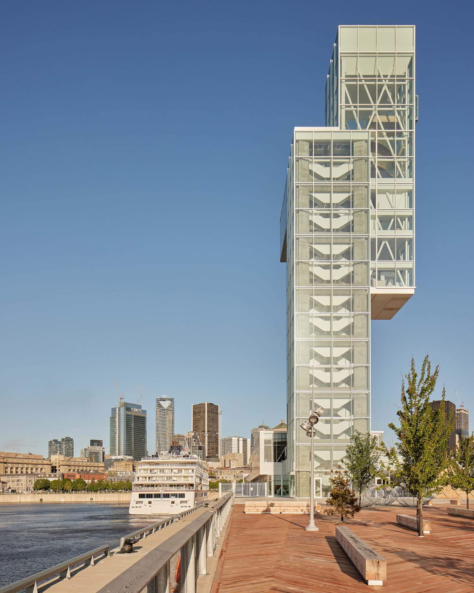 double loaded staircase